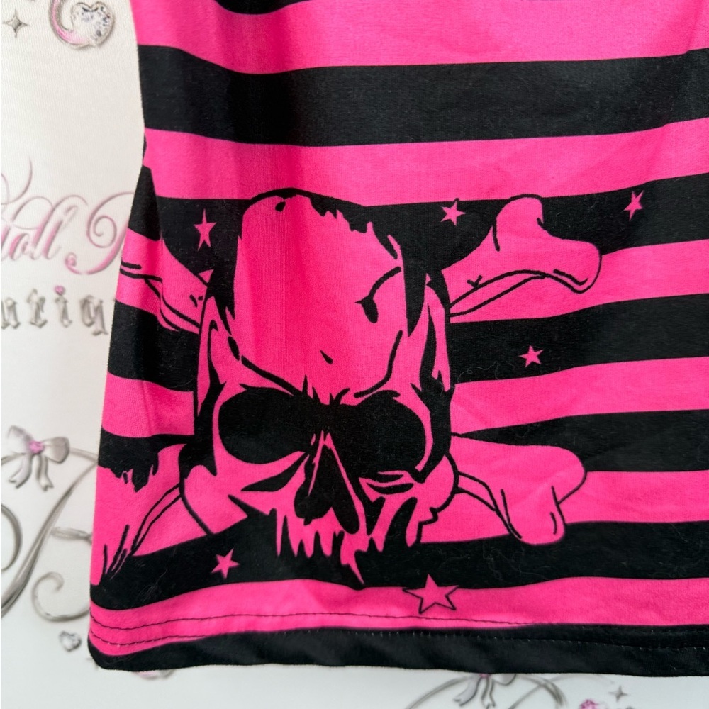 Tank top Y2K skull stripes candy Pink and Black Striped Tank Top Skull Design - Picture 5 of 10